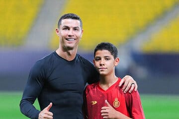 احساسات جورجینا فوران کرد! | واکنش دیدنی او به قهرمانی پسر رونالدو در دومین جام متوالی 1 d8a7d8add8b3d8a7d8b3d8a7d8aa d8acd988d8b1d8acdb8cd986d8a7 d981d988d8b1d8a7d986 daa9d8b1d8af d988d8a7daa9d986d8b4 d8afdb8cd8afd986db8c 690b272c81834